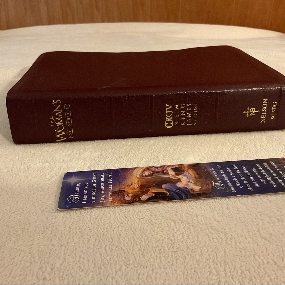 NKJV Woman's Devotional Bible in Burgundy leather